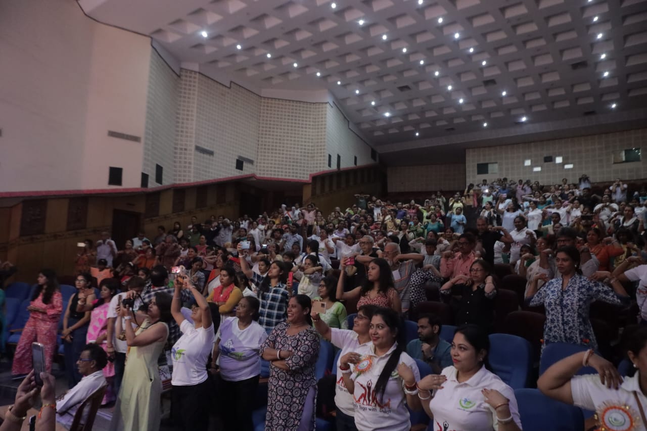 audience performance on international yoga day 2025