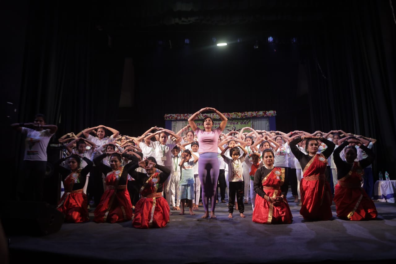 stage performance daliya